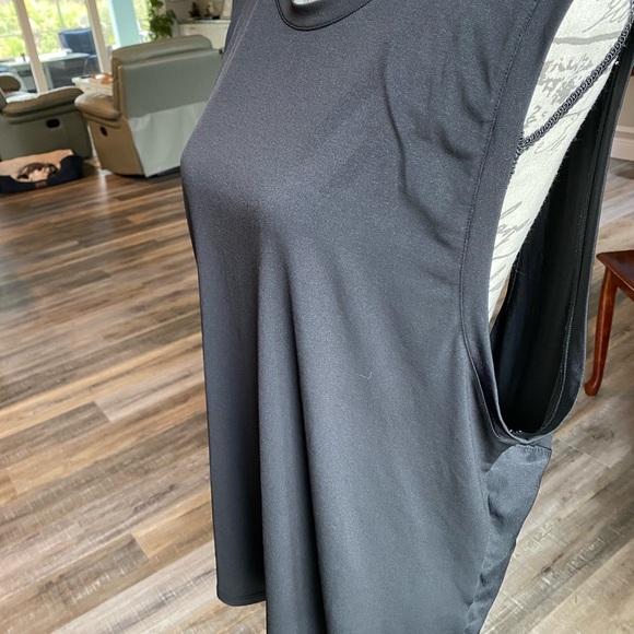 Fabletics Tank - Picture 2 of 4